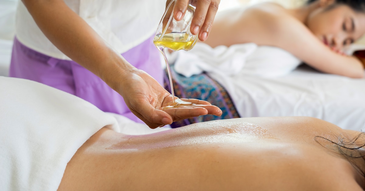 Bel fıtığı belirtileri ve bel ağrısı görseli